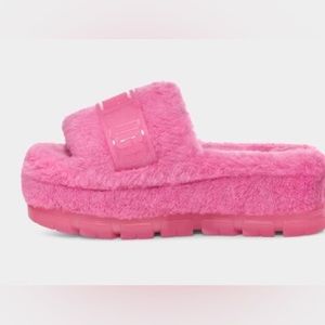 Ugg Women's Fluffita Clear Color: Carnation Size: 7 NWT.